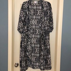 LuLaRoe Medium Shirley